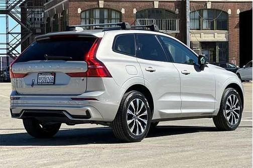 2025 Volvo XC60 Core