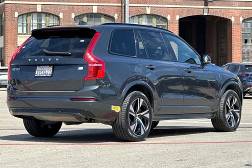 2022 Volvo XC90 Recharge Plug-In Hybrid T8 R-Design Extended Range 7P
