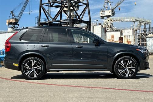 2022 Volvo XC90 Recharge Plug-In Hybrid T8 R-Design Extended Range 7P