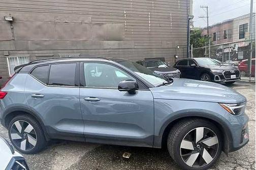 2023 Volvo XC40 Ultimate