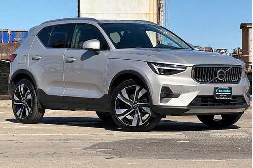 Silver Dawn 2023 Volvo XC40 B5 AWD Ultimate Bright