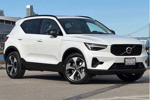 2025 Volvo XC40 Plus