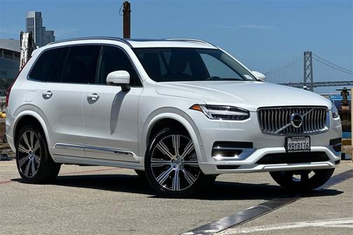 2022 Volvo XC90 Recharge Plug-In Hybrid T8 Inscription Extended Range 6P