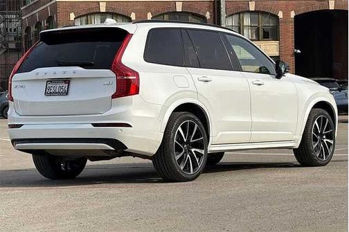 2023 Volvo XC90 Ultimate Dark 7-Seater