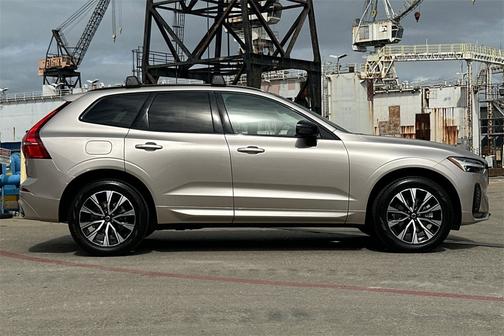 2025 Volvo XC60 B5 Core