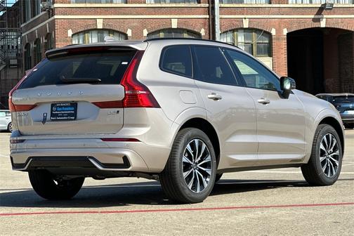 2025 Volvo XC60 B5 Core