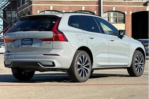 2025 Volvo XC60 Core