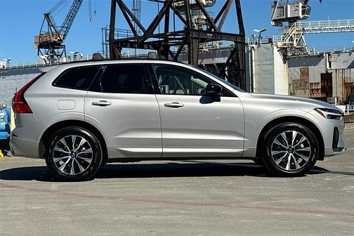 2025 Volvo XC60 B5 Core