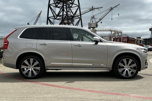 2023 Volvo XC90 Recharge Plug-In Hybrid Ultimate 6-Seater