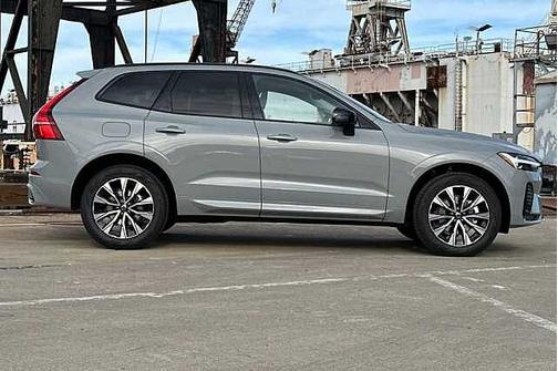 2025 Volvo XC60 Core