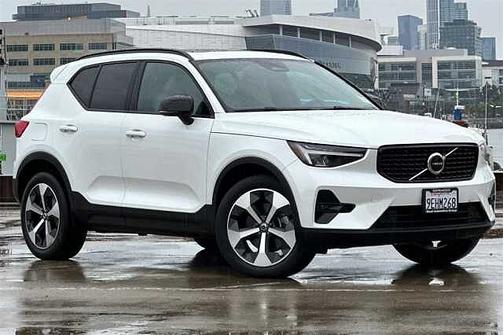 2023 Volvo XC40 Plus
