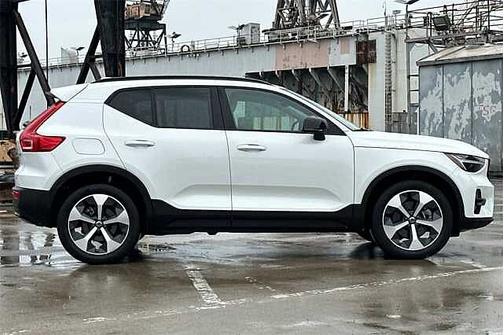 2023 Volvo XC40 Plus