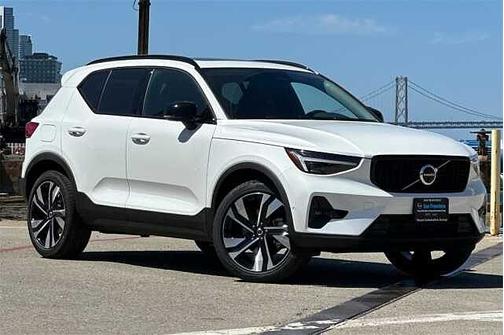 2025 Volvo XC40 Plus