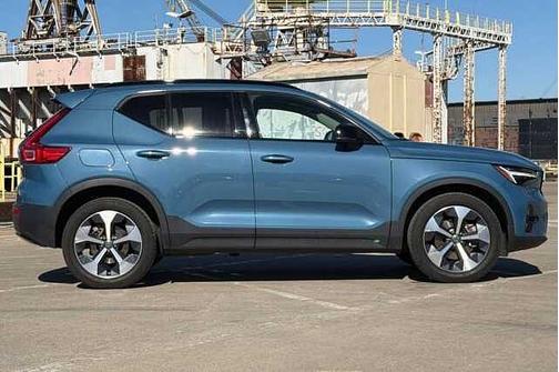 2023 Volvo XC40 Plus