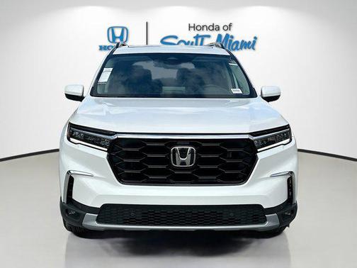 2025 Honda Pilot Touring 8-Passenger