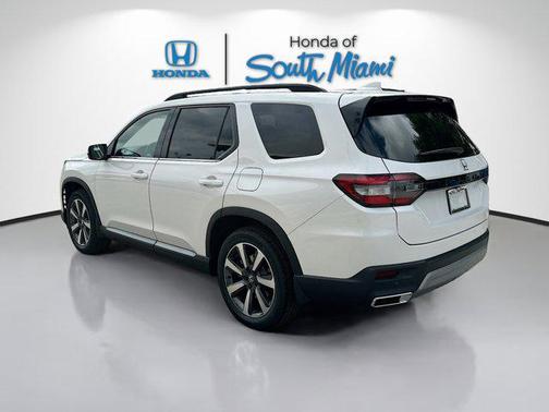 2025 Honda Pilot Touring 8-Passenger