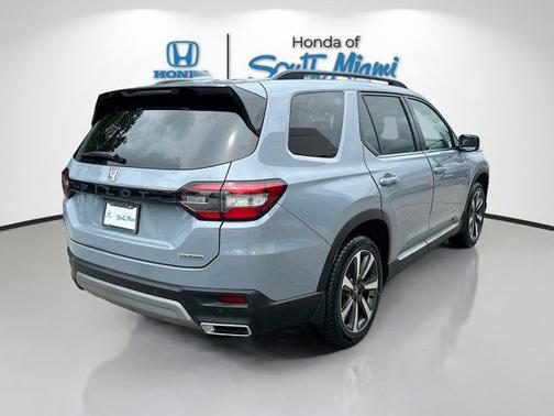 2023 Honda Pilot Touring 8-Passenger