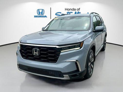2023 Honda Pilot Touring 8-Passenger