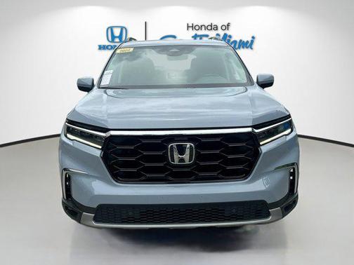 2023 Honda Pilot Touring 8-Passenger