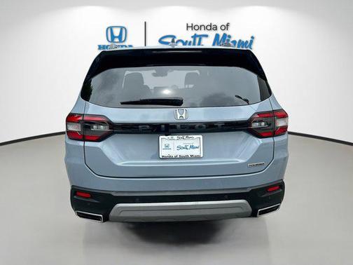 2023 Honda Pilot Touring 8-Passenger
