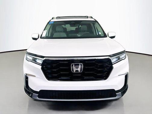 2023 Honda Pilot Touring 8-Passenger