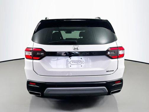 2023 Honda Pilot Touring 8-Passenger
