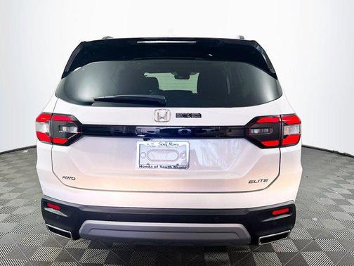 2025 Honda Pilot Elite