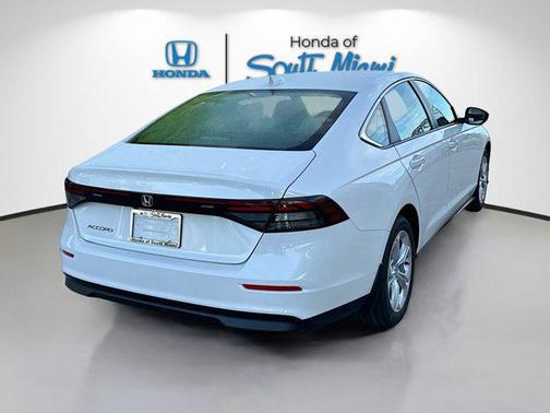 2025 Honda Accord LX 1.5T