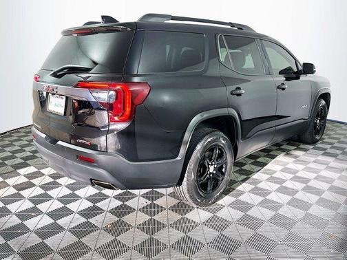 2022 GMC Acadia AWD AT4