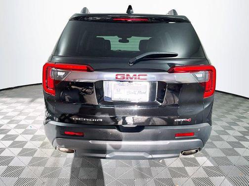 2022 GMC Acadia AWD AT4