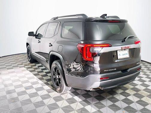 2022 GMC Acadia AWD AT4