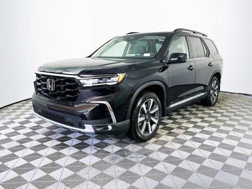2025 Honda Pilot Touring 8-Passenger