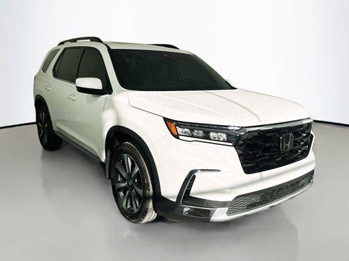 2025 Honda Pilot Touring 8-Passenger