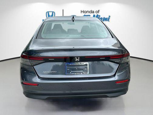 2025 Honda Accord LX 1.5T
