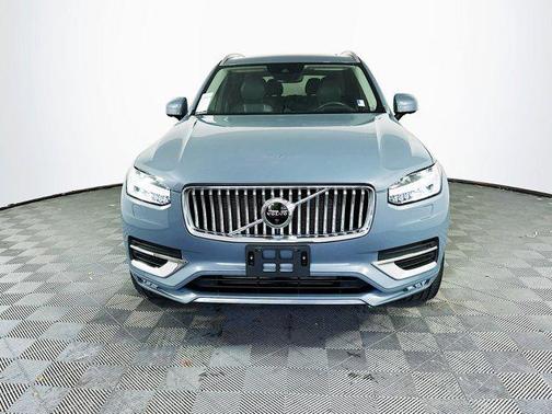 2022 Volvo XC90 T6 Inscription