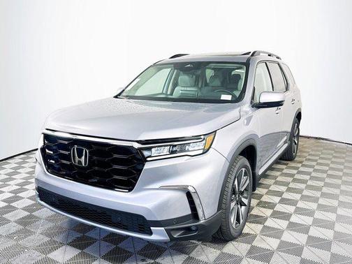 2025 Honda Pilot Touring 8-Passenger