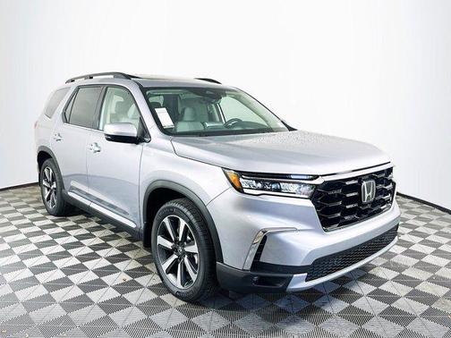 2025 Honda Pilot Touring 8-Passenger