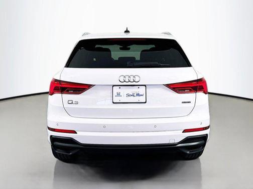 2021 Audi Q3 45 S line Premium