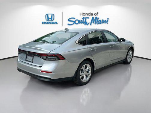 2025 Honda Accord LX 1.5T