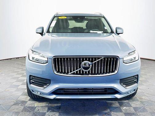 2020 Volvo XC90 T6 Momentum