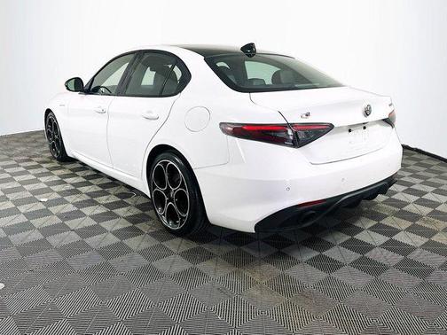 2024 Alfa Romeo Giulia Veloce RWD