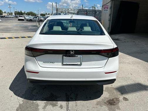 2025 Honda Accord LX 1.5T