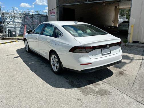 2025 Honda Accord LX 1.5T