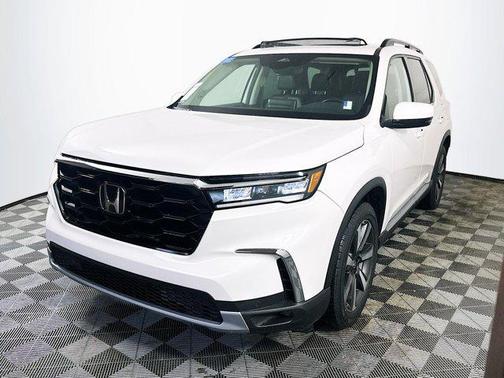 2023 Honda Pilot Touring 8-Passenger