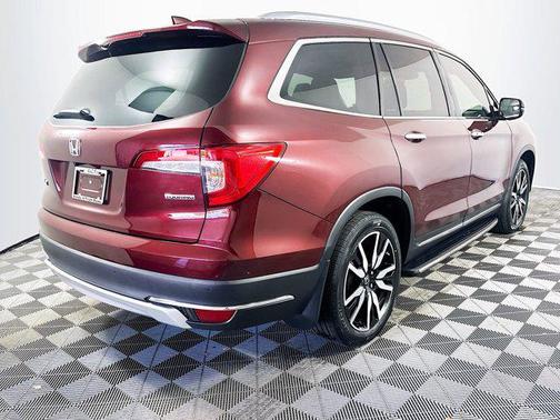 2022 Honda Pilot Touring 8-Passenger