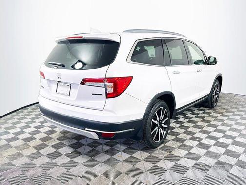 2022 Honda Pilot Touring 8-Passenger