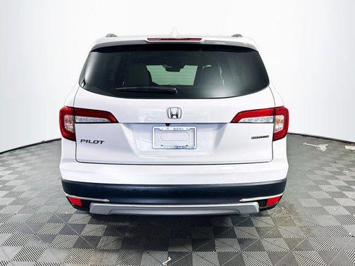 2022 Honda Pilot Touring 8-Passenger