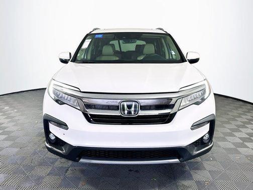 2022 Honda Pilot Touring 8-Passenger