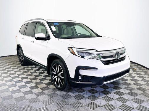2022 Honda Pilot Touring 8-Passenger