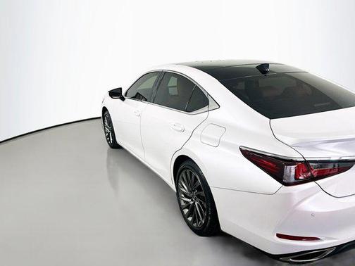 2024 Lexus ES 350 Ultra Luxury
